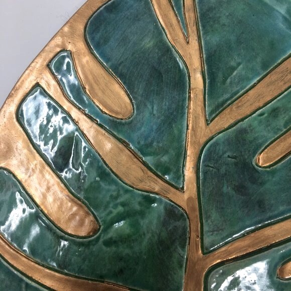 Handmade Ceramic Green and Gold Monstera Leaf Large Tray Coaster - Picture 8 of 16